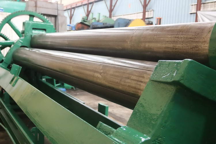 12' x 1/2 BERTSCH Initial Pinch Plate Roll, Rear Roll Adj, Air Drop End, 20 HP