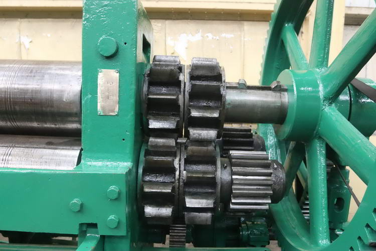 12' x 1/2 BERTSCH Initial Pinch Plate Roll, Rear Roll Adj, Air Drop End, 20 HP