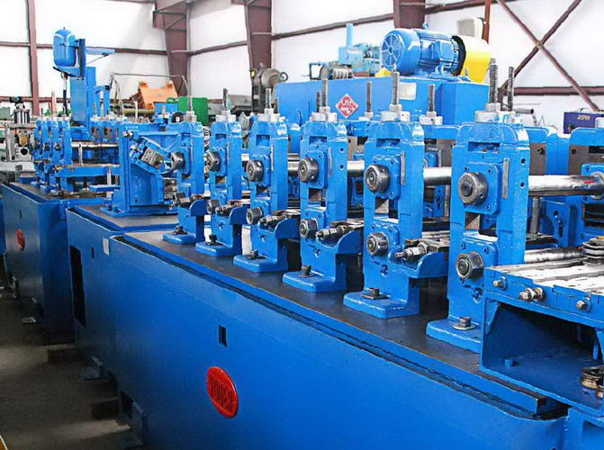 2-1/2 x .095 YODER Model M2 Tube Mill, Right-to-Left