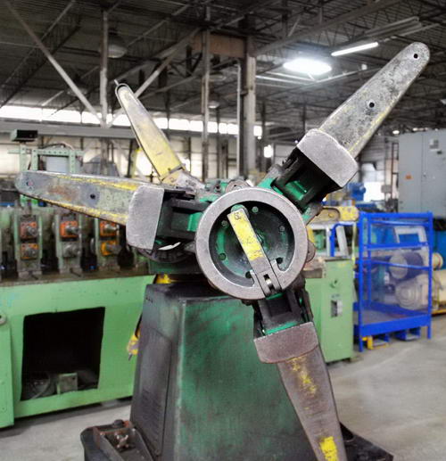 5,000 Lb COOPER WEYMOUTH Double End Uncoiler, 18 to 22 ID, 48 OD, 18 Width