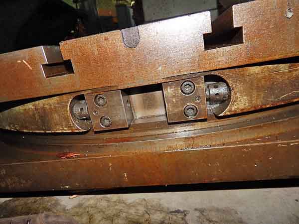 48 x 48 GIDDINGS & LEWIS AIR LIFT ROTARY TABLE