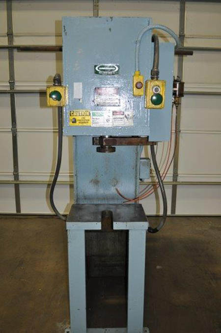 12 Ton GREENERD Hydraulic Press, 10 Stroke, 16 Daylight, 20 x 14 Bed, 5 HP