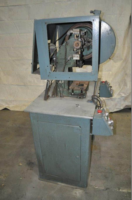 3 Ton BENCHMASTER OBI Press, 1 Str, 7-1/2 SH, 11.25 x 6.5 Bed, 0 to 600 SPM