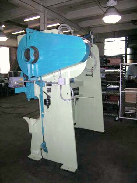 14 Ga x 72 CHICAGO D & K Press Brake, 2 Str, 3 Adj, 12 Opening, New PLC