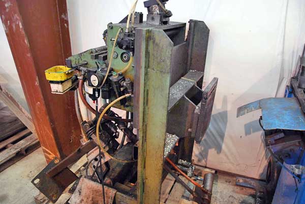 19 W x .150 MECON Servo Feeder, (2) Driven Pinch, AB Controls, Right-to-Left