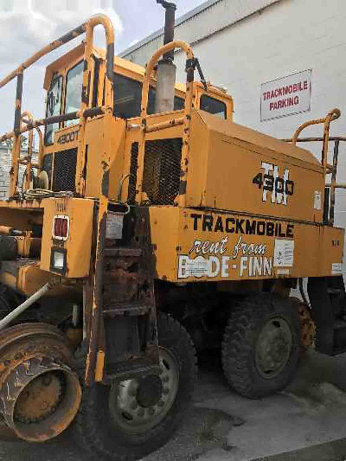 TRACKMOBILE 4300TM Car Puller, 28K Lbs (Sgl) and 38K Lbs (Dbl) Tractive Capacity