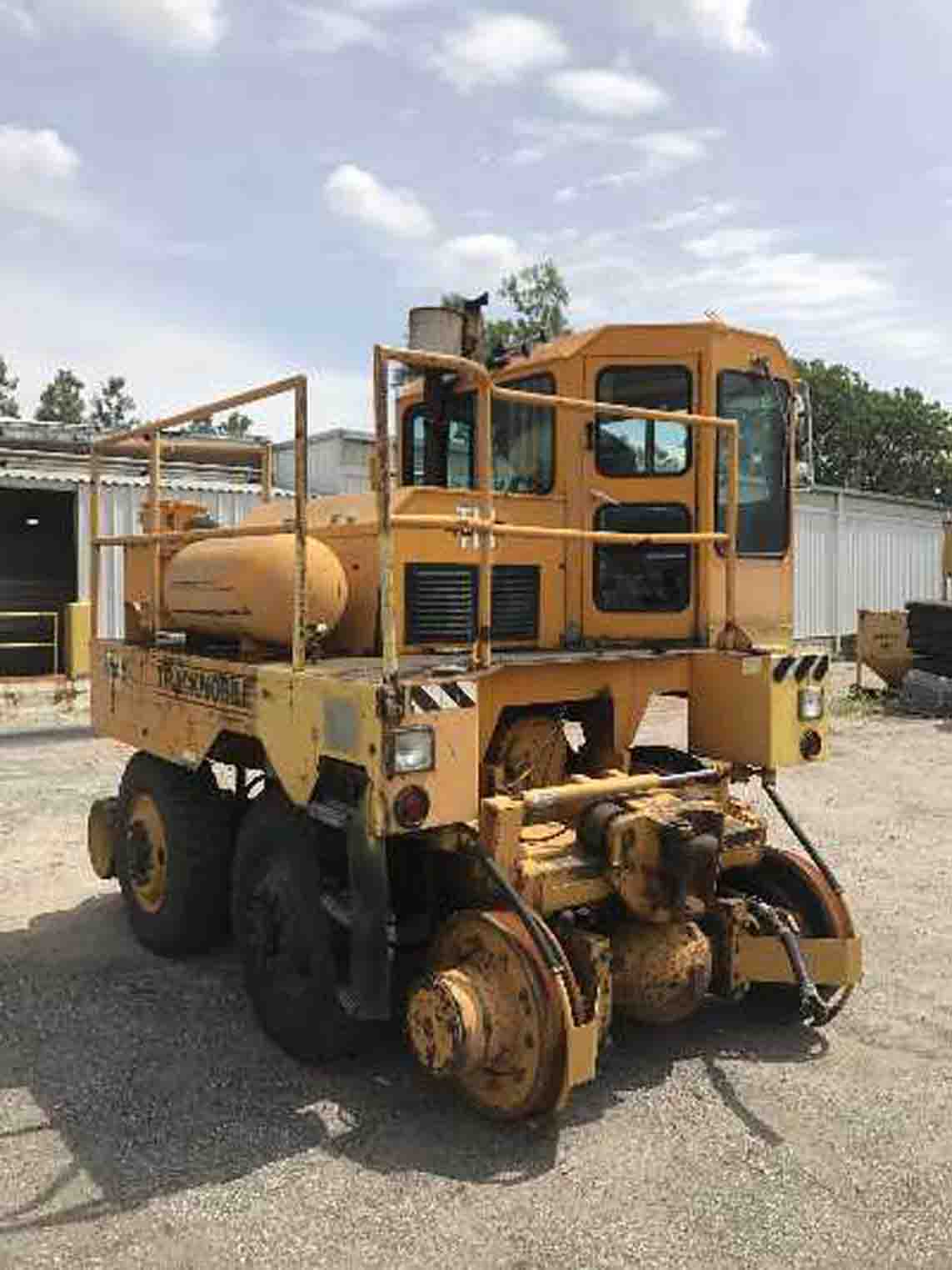 TRACKMOBILE 4000TM Car Puller, 25K Lbs (Sgl) and 40K Lbs (Dbl) Tractive Capacity