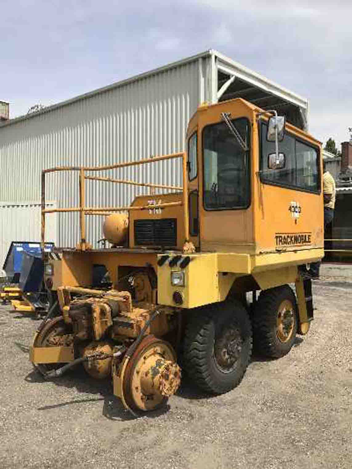 TRACKMOBILE 4000TM Car Puller, 25K Lbs (Sgl) and 40K Lbs (Dbl) Tractive Capacity