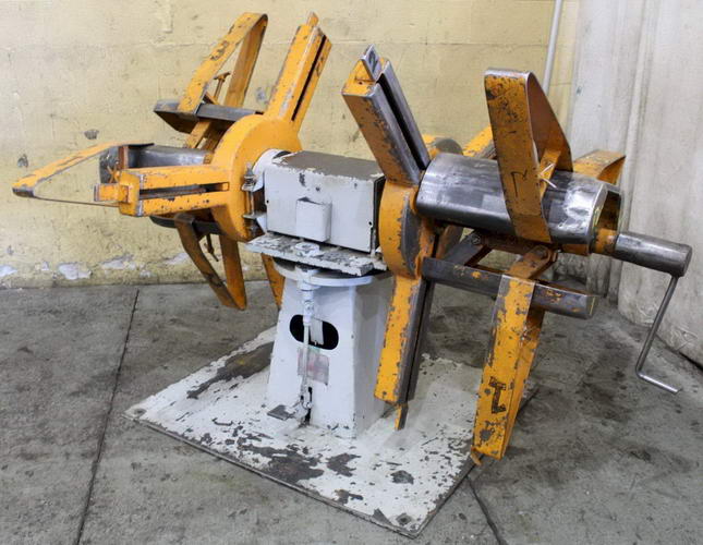 2,500 Lb AMERICAN Double End Uncoiler, 12 to 20 ID, 60 OD, 18 Width
