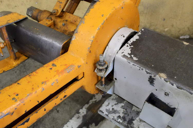 2,500 Lb AMERICAN Double End Uncoiler, 12 to 20 ID, 60 OD, 18 Width