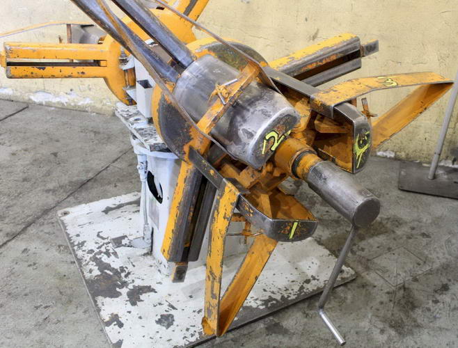 2,500 Lb AMERICAN Double End Uncoiler, 12 to 20 ID, 60 OD, 18 Width