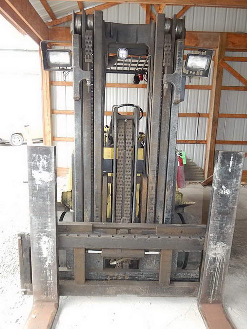 10,000 Lb HYSTER Triple Stage Fork Truck, LP, Side Shift, 161.5 Lift Height