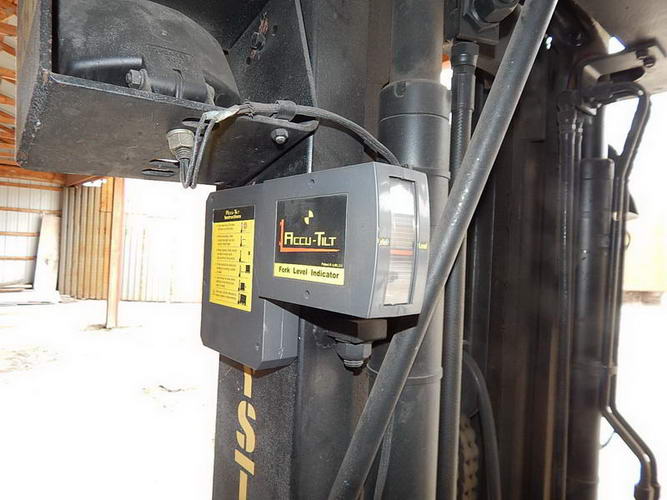 10,000 Lb HYSTER Triple Stage Fork Truck, LP, Side Shift, 161.5 Lift Height