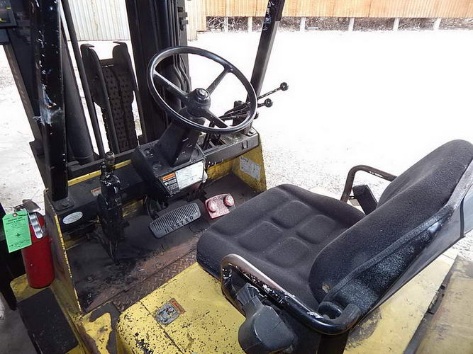 10,000 Lb HYSTER Triple Stage Fork Truck, LP, Side Shift, 161.5 Lift Height
