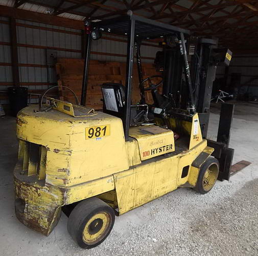 10,000 Lb HYSTER Triple Stage Fork Truck, LP, Side Shift, 161.5 Lift Height