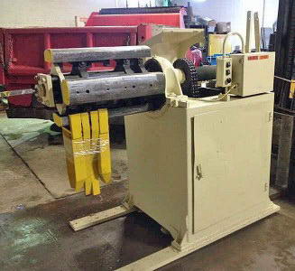 7,500 Lb ROWE Motorized Uncoiler, 17 to 20 ID, 27.5 Width, Loop Control Arm