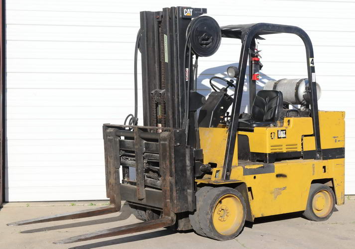 10,000 Lb CAT Forklift, 3-Stage Mast, 188 Lift, Side Shift, Propane LP Gas
