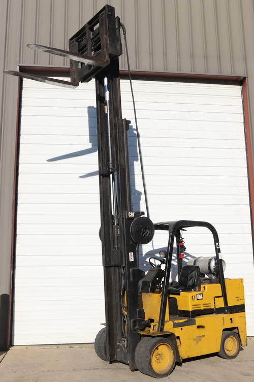 10,000 Lb CAT Forklift, 3-Stage Mast, 188 Lift, Side Shift, Propane LP Gas