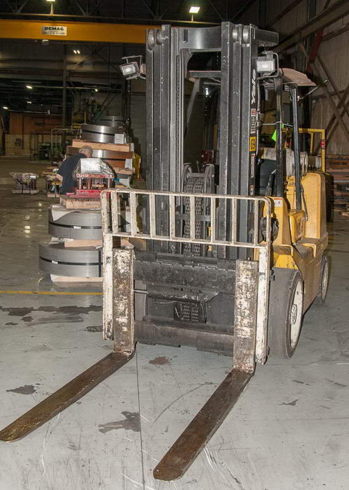 14,000 Lb YALE Forklift, 60 Fork Length, 179 Lift Height, Side Shift