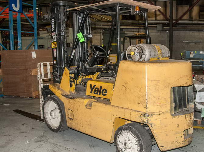 14,000 Lb YALE Forklift, 60 Fork Length, 179 Lift Height, Side Shift
