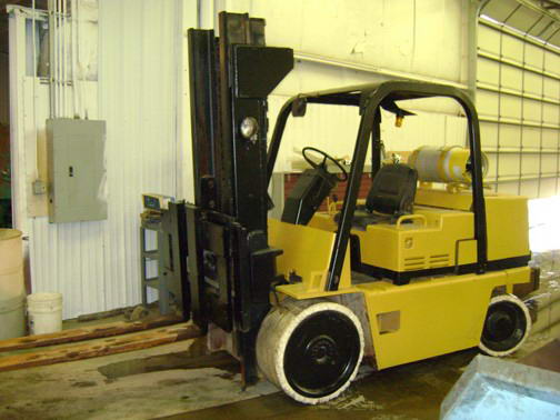 10,500 Lb CATERPILLAR Forklift, 94 Mast Ht, 60 Forks, LP Gas