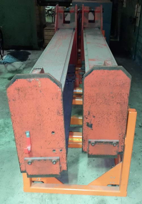 30 Ton BUSHMAN Spreader BEAM, (2) Adjustable Pos. Pinned Hooks, 52 - 19' Spread