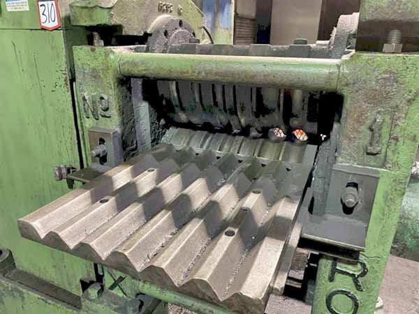 AJAX MODEL 1 INBOARD/OUTBOARD FORGING ROLL