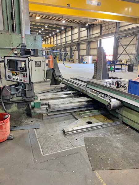 LUCAS TABLE TYPE HORIZONTAL BORING MILL