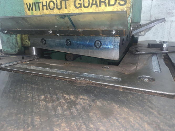 1/8 x 10 x 10 COMACA Notcher, 15 Ton, 33 x 27-1/2 Table, 45 SPM, 4 HP