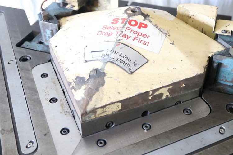 1/8 x 8-5/8 x 8-5/8 AMADA Dual Head Notcher & Coper, 10 Ton, 3 HP