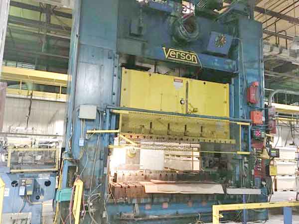 600 Ton VERSON MODEL S2-600-120-72T SSDC MECHANICAL PRESS