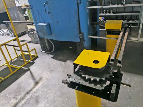 72 W. x 120 H. x 216 L. GEORGE KOCH & SONS CHAIN ON EDGE PAINT BAKE OVEN,