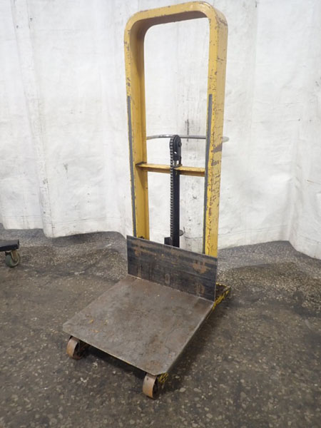 1000 Lb. PRESTO MODEL M-152-1 LIFT CART,