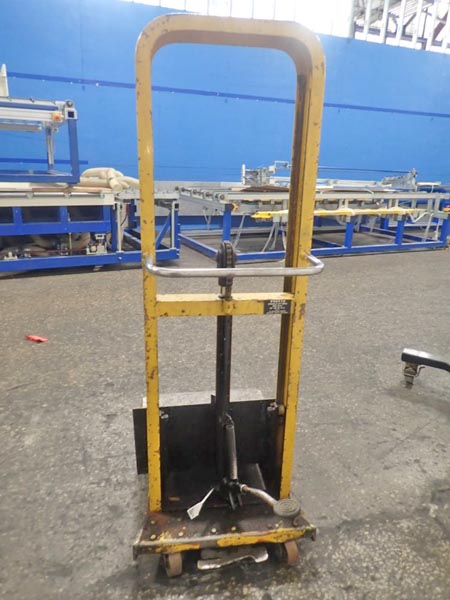 1000 Lb. PRESTO MODEL M-152-1 LIFT CART,