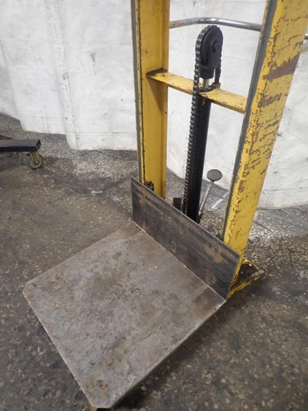 1000 Lb. PRESTO MODEL M-152-1 LIFT CART,