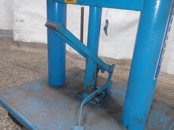 2,000 LB. HERCULES MODEL #HI-156 LIFT TABLE