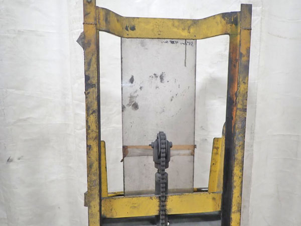 1000 Lb. BIG JOE MODEL 21A-64 STRADDLE LIFT,