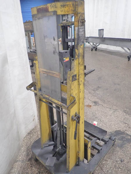 1000 Lb. BIG JOE MODEL 21A-64 STRADDLE LIFT,