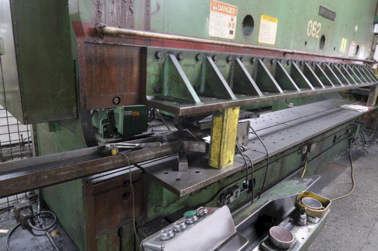 350 Ton CINCINNATI Hydraulic Press Brake, 16'6 Bet Hsgs, Removable Flanged Bed