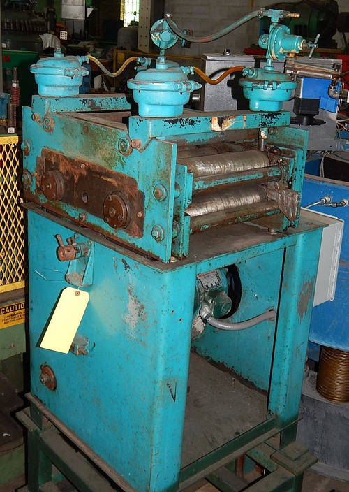 .135 x 12 REGAL Straightener, 4 Over 5, Adj Centering Base, 1 HP, V.S. Drive