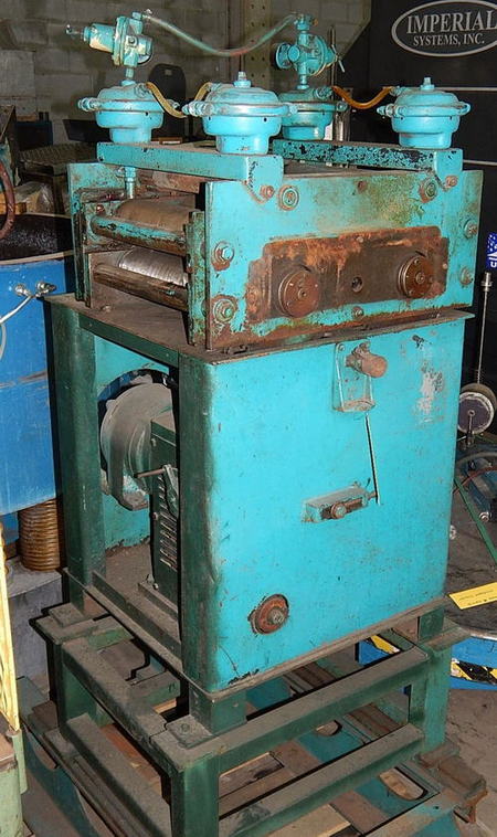 .135 x 12 REGAL Straightener, 4 Over 5, Adj Centering Base, 1 HP, V.S. Drive