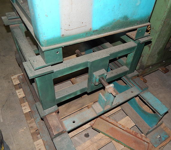 .135 x 12 REGAL Straightener, 4 Over 5, Adj Centering Base, 1 HP, V.S. Drive