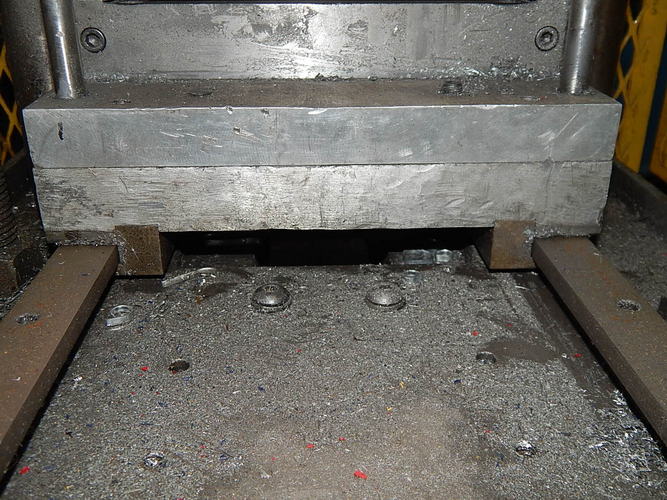 5 Ton PNEU POWR 2-Post Cut-Off Press, 10.5 x 12 Die Space, 16 x 12 Top Plate