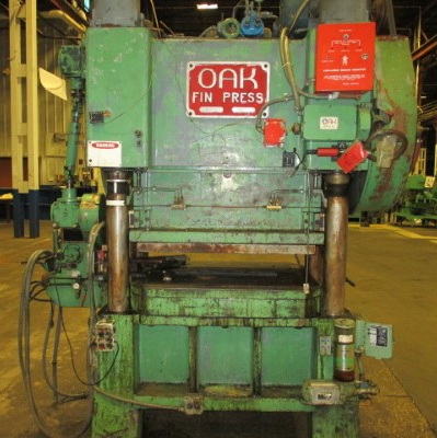 60 Ton OAK FP-2-42 Fin Press, 1-1/2 Str, 16 SH, 3 Adj, 42 x 34 Bed, 7.5 HP