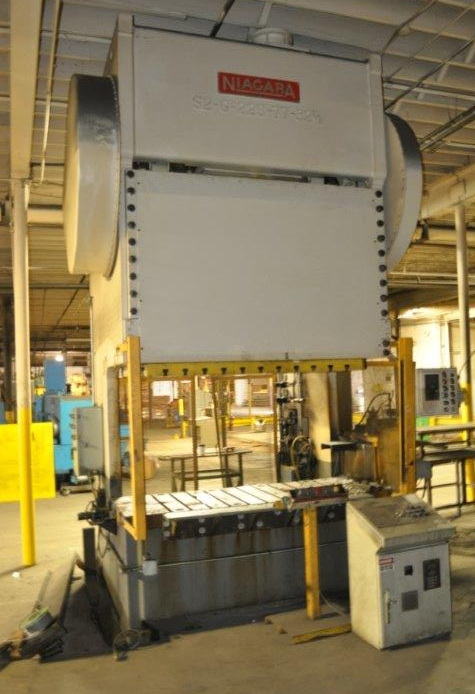 225 Ton NIAGARA Dbl Crank Gap Frame Press, 12 Str, 32.5 SH, 87 x 32.5 Bed