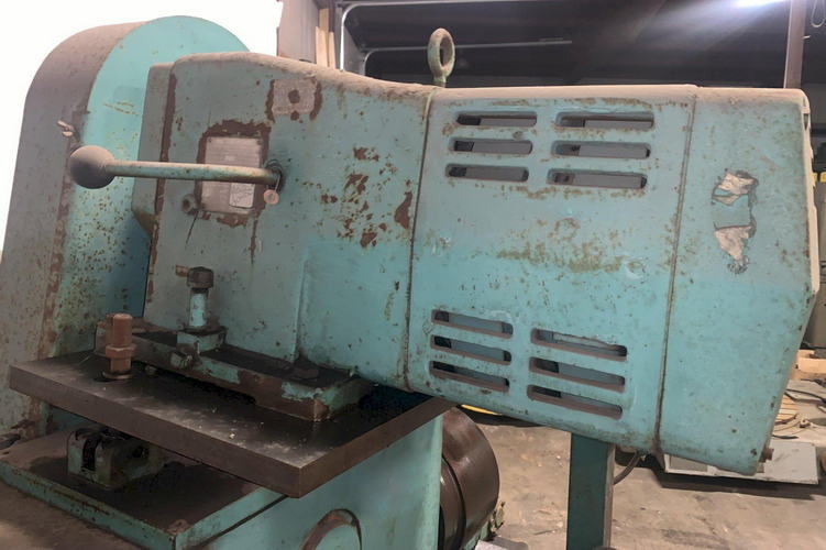 MASTER MACHINE Portable Pipe Boring and Facing Machine, 32 Swing, 10 HP