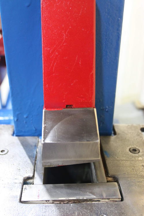 6 x 1/2 PEDDINGHAUS Ironworker, 110 Ton, 1.25 Hole Thru 1 , 7.5 HP