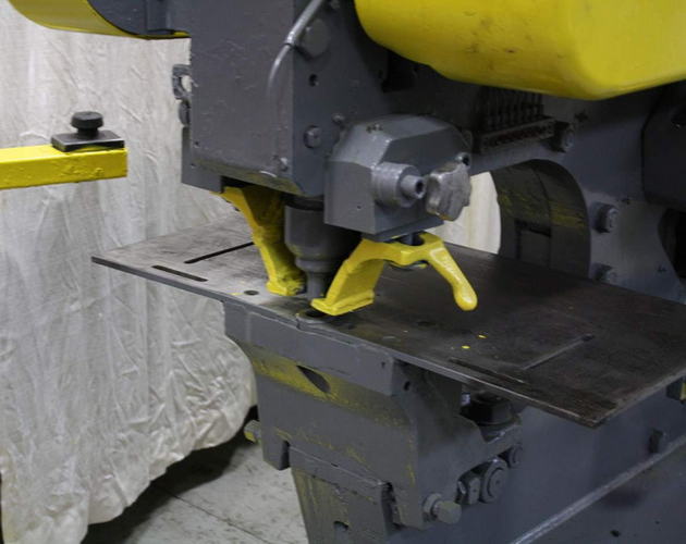 6 x 6 x 1/2 PEDDINGHAUS Ironworker, 105 Ton, 1-1/4 Thru 15/16 , 10 HP