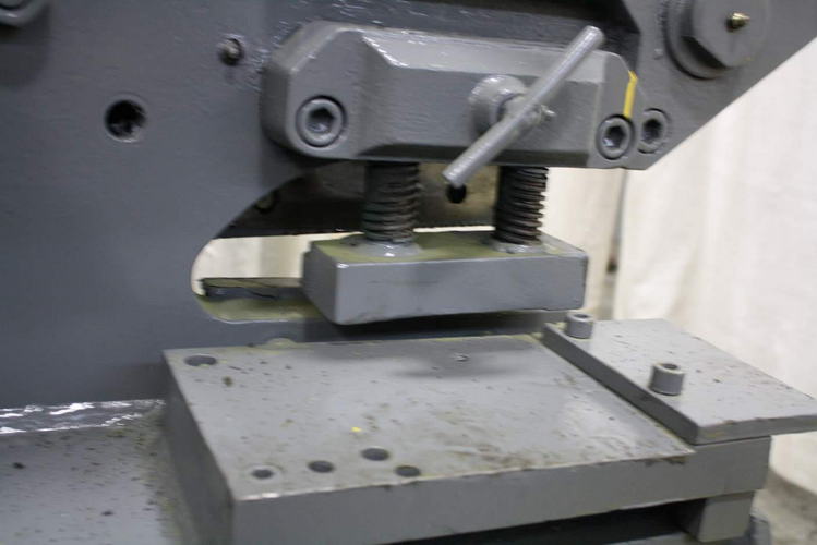 6 x 6 x 1/2 PEDDINGHAUS Ironworker, 105 Ton, 1-1/4 Thru 15/16 , 10 HP