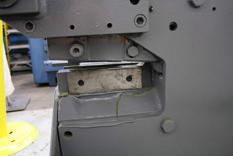 6 x 6 x 1/2 PEDDINGHAUS Ironworker, 105 Ton, 1-1/4 Thru 15/16 , 10 HP